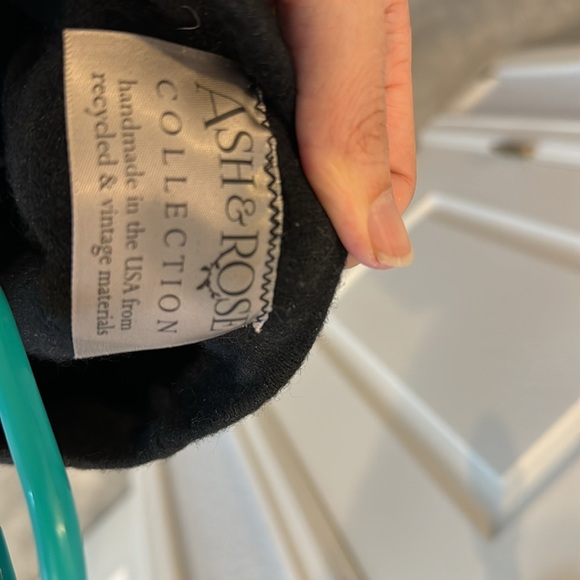 Cashmere and sequin sweater - Picture 4 of 4